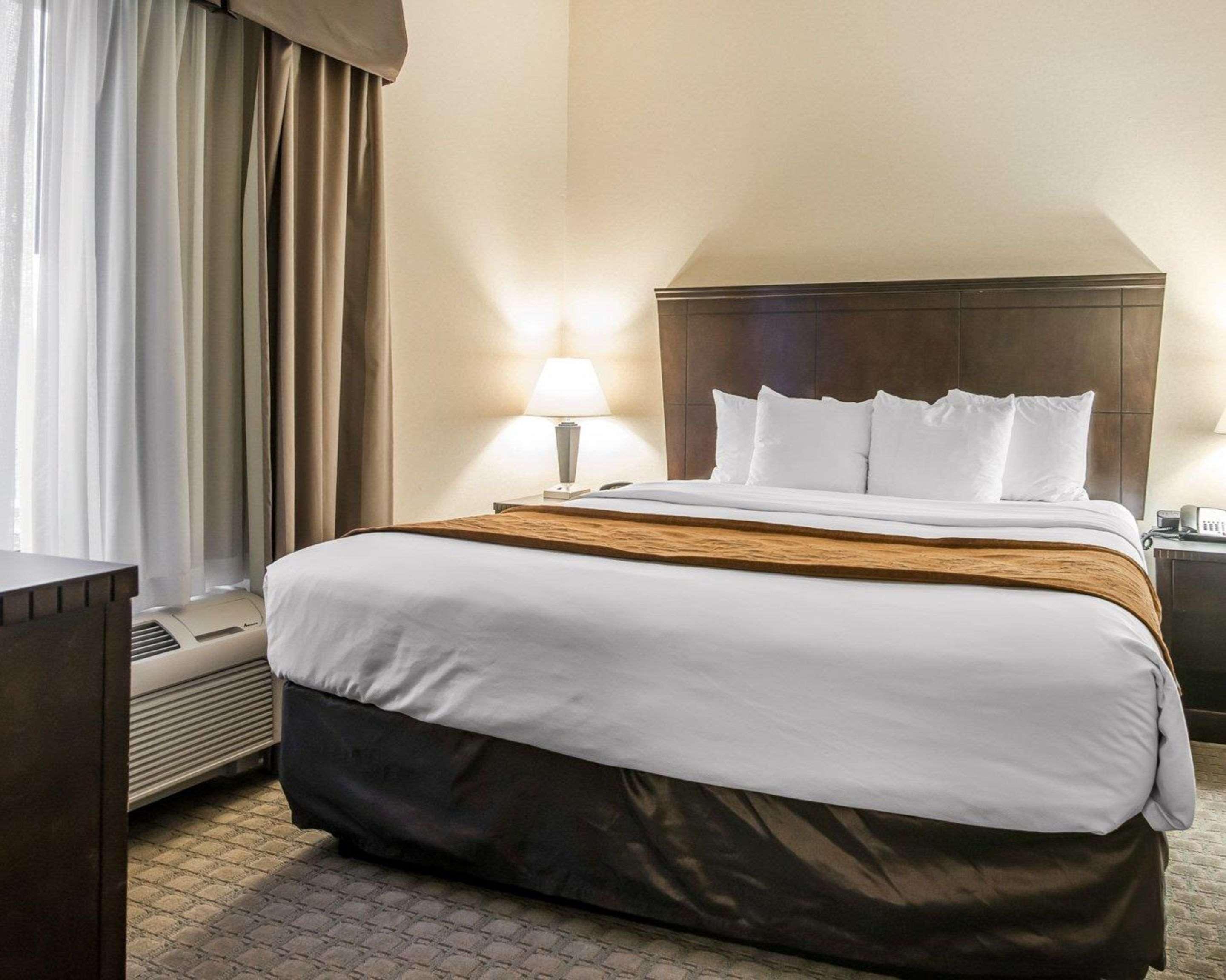 คอมฟอร์ต สวีท เวสทัล เนียร์ ยูนิเวอร์ซิตี้ Hotel Vestal ภายนอก รูปภาพ