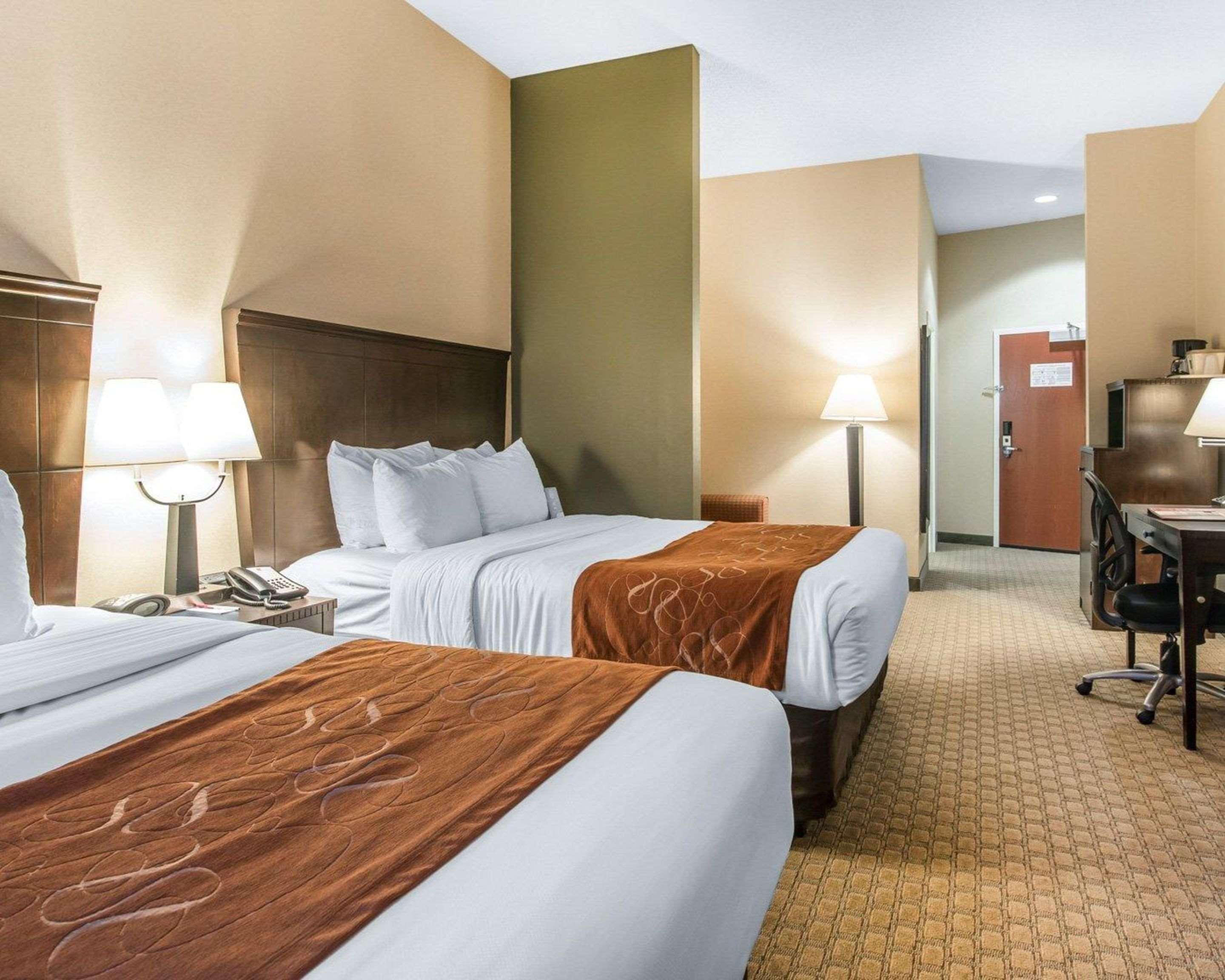 คอมฟอร์ต สวีท เวสทัล เนียร์ ยูนิเวอร์ซิตี้ Hotel Vestal ภายนอก รูปภาพ