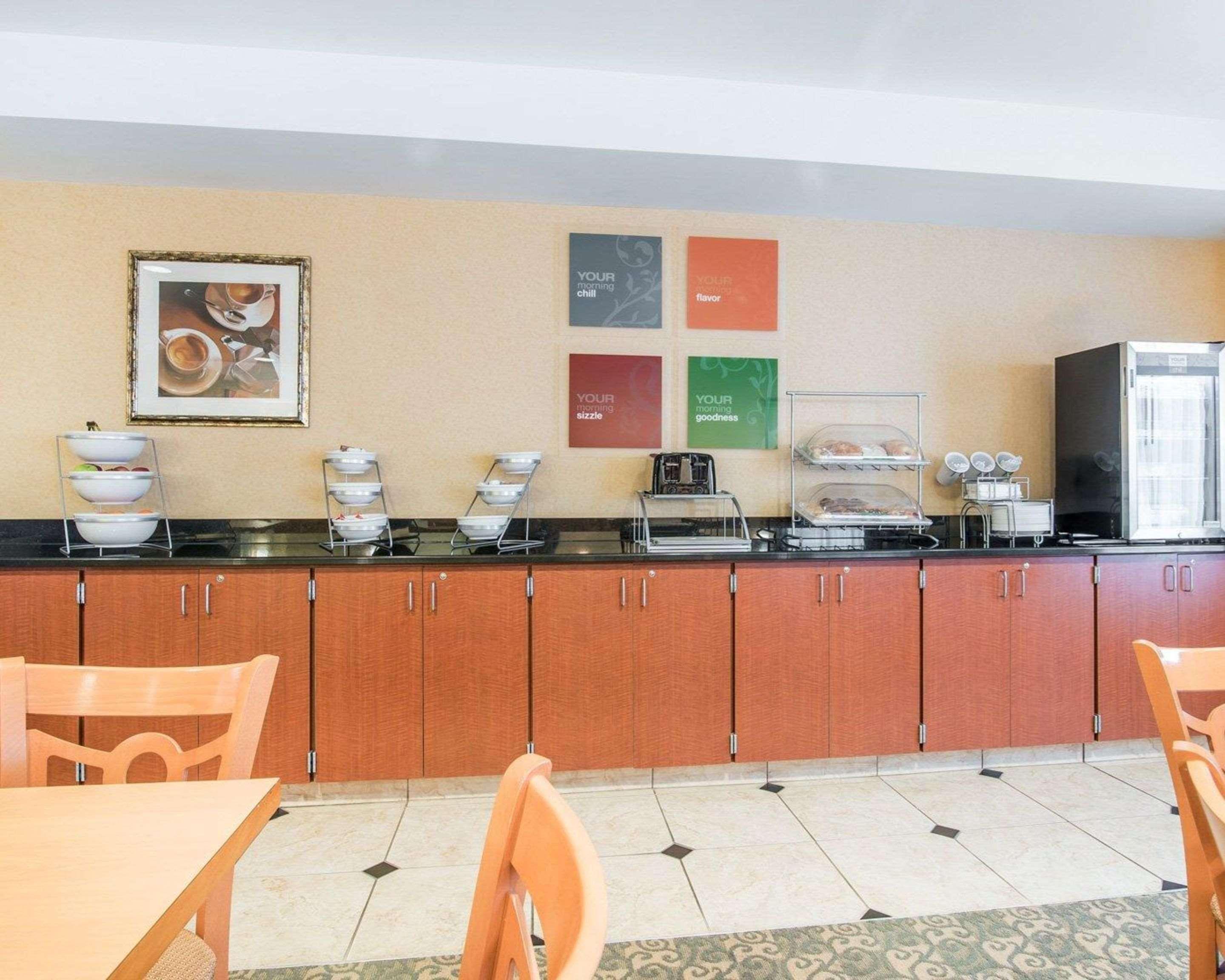 คอมฟอร์ต สวีท เวสทัล เนียร์ ยูนิเวอร์ซิตี้ Hotel Vestal ภายนอก รูปภาพ