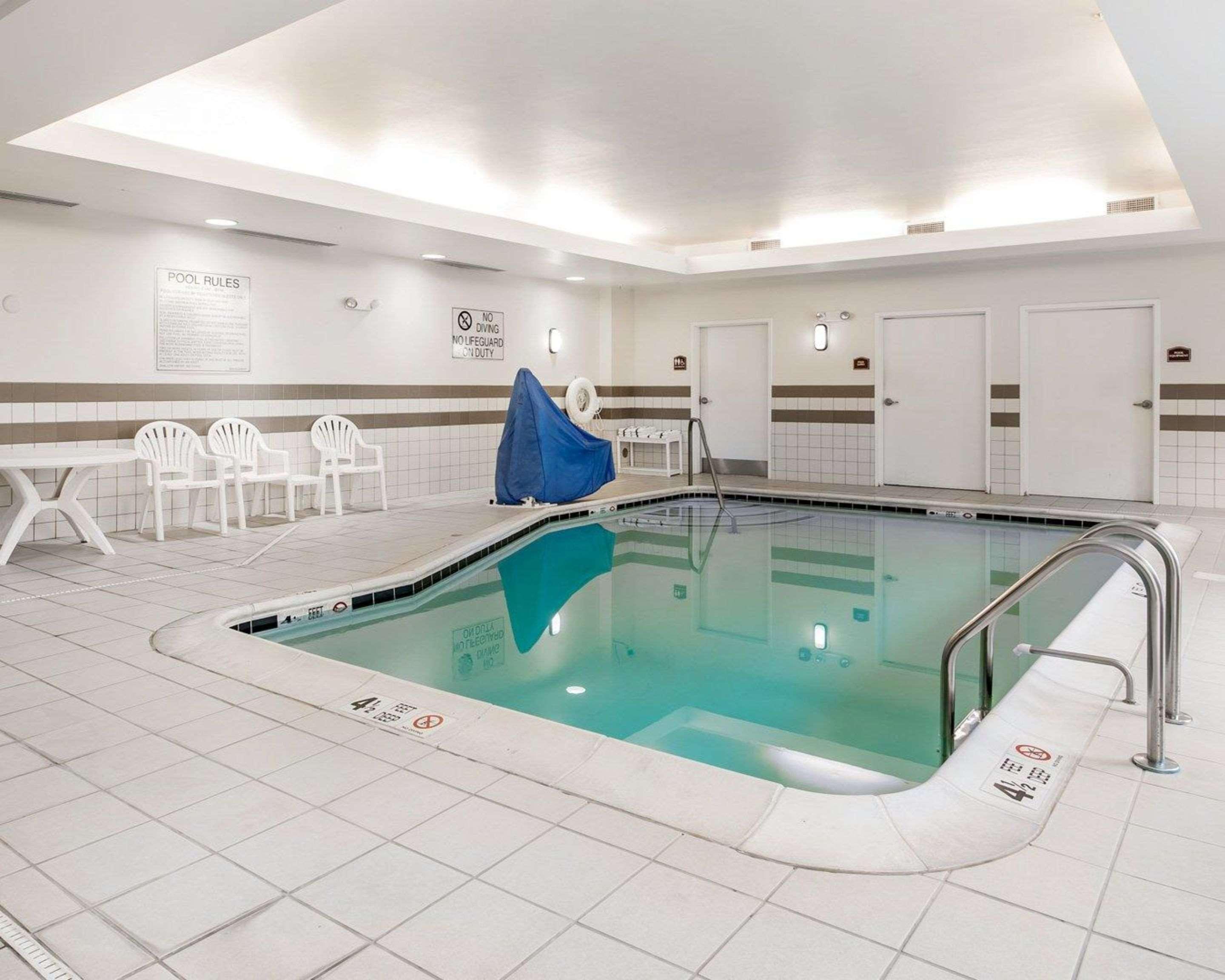 คอมฟอร์ต สวีท เวสทัล เนียร์ ยูนิเวอร์ซิตี้ Hotel Vestal ภายนอก รูปภาพ