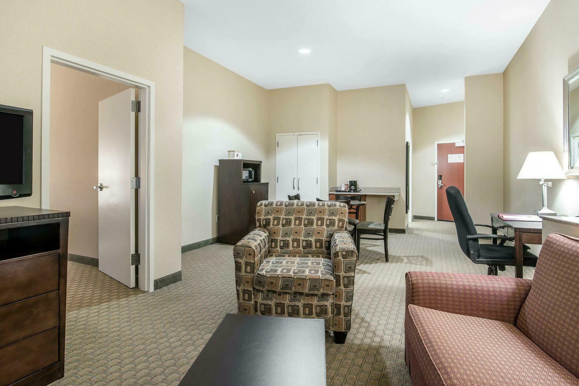 คอมฟอร์ต สวีท เวสทัล เนียร์ ยูนิเวอร์ซิตี้ Hotel Vestal ภายนอก รูปภาพ