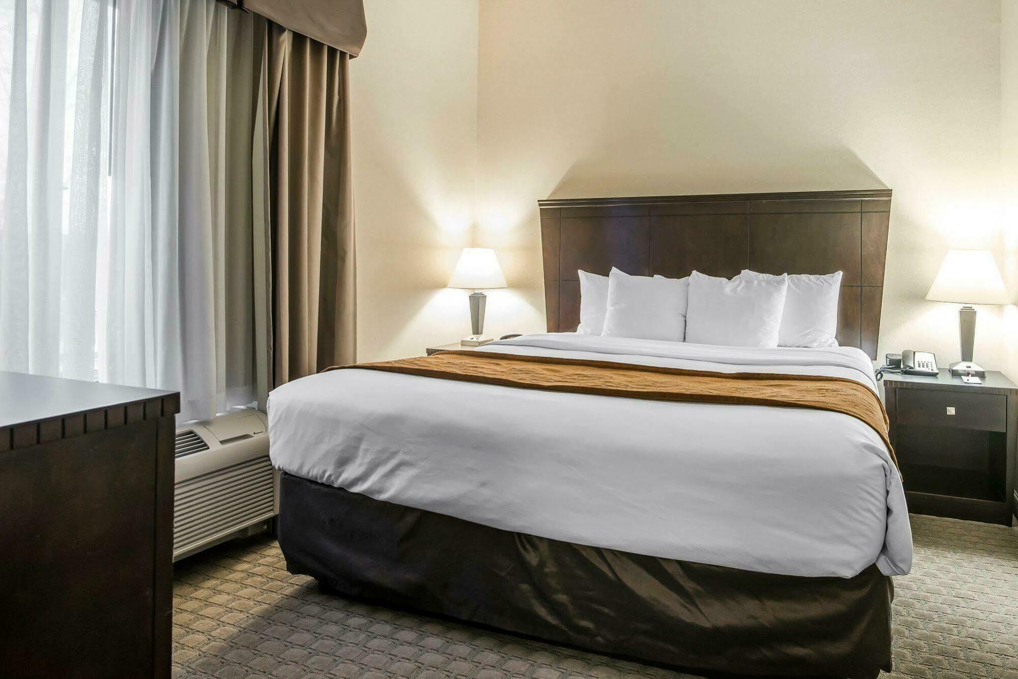 คอมฟอร์ต สวีท เวสทัล เนียร์ ยูนิเวอร์ซิตี้ Hotel Vestal ภายนอก รูปภาพ