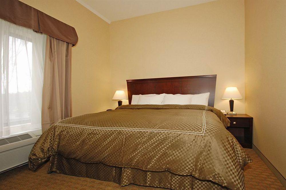 คอมฟอร์ต สวีท เวสทัล เนียร์ ยูนิเวอร์ซิตี้ Hotel Vestal ภายนอก รูปภาพ