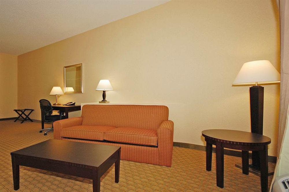 คอมฟอร์ต สวีท เวสทัล เนียร์ ยูนิเวอร์ซิตี้ Hotel Vestal ภายนอก รูปภาพ